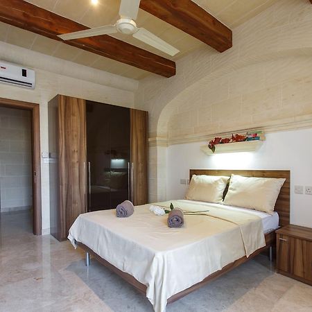 Carini Farmhouses Għarb Exteriör bild