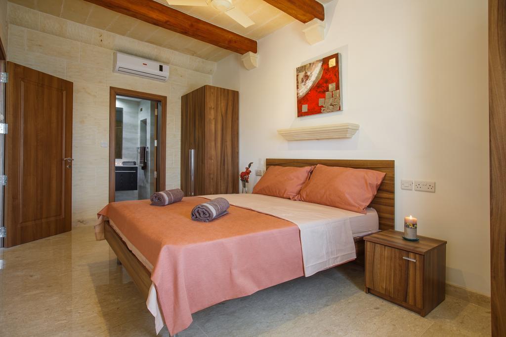 Carini Farmhouses Għarb Rum bild