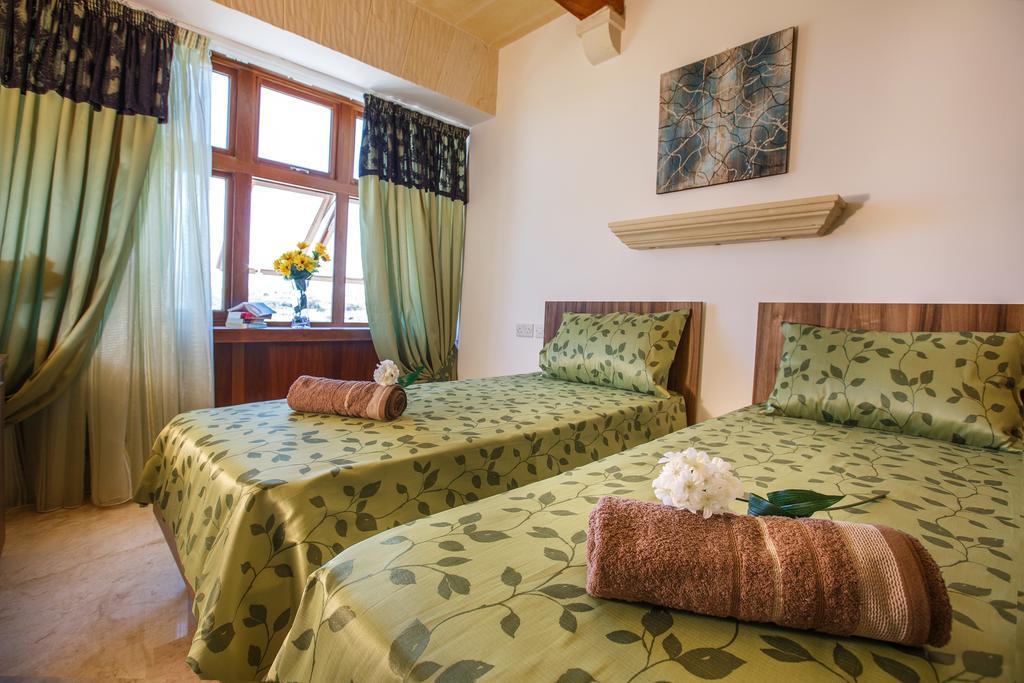 Carini Farmhouses Għarb Exteriör bild